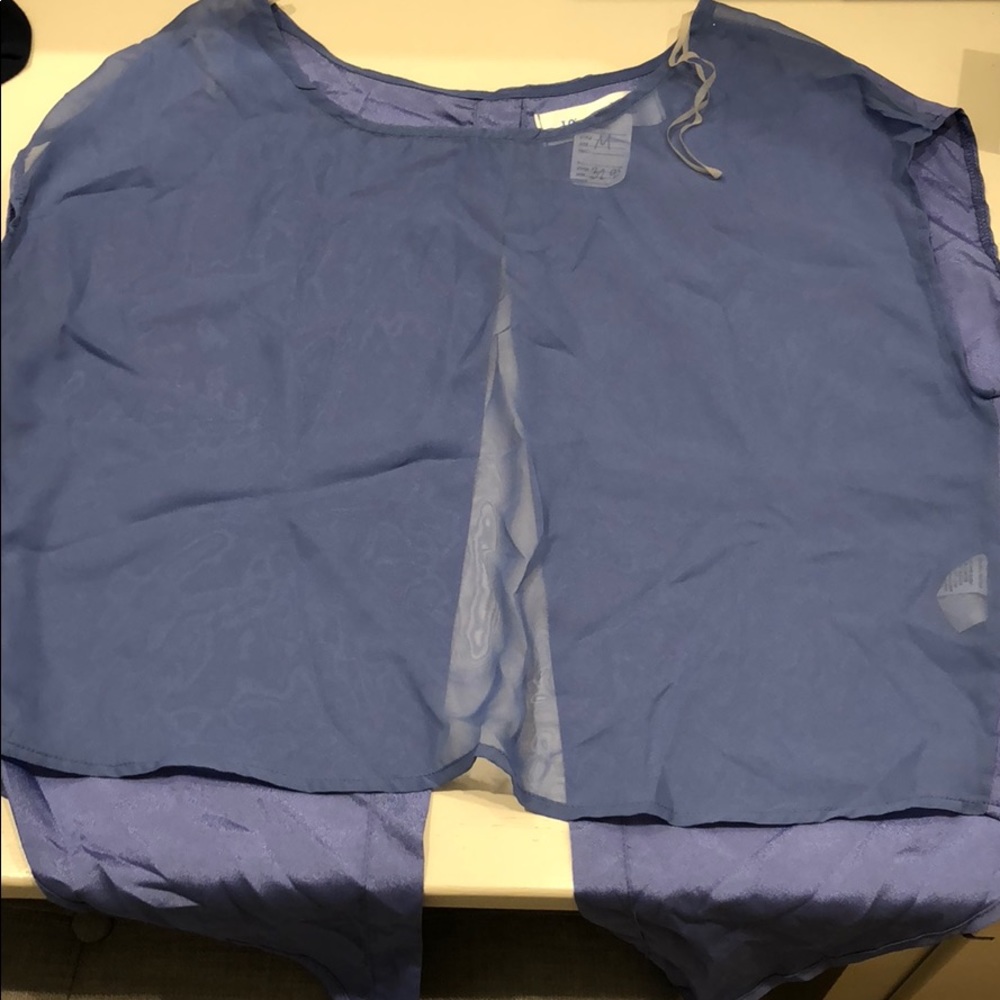 NWT open back T-shirt